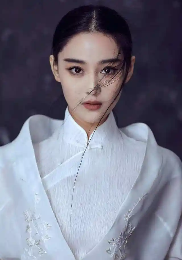 最好看的5位张姓女星：张馨予垫底，张予曦第2，第1看了莫名沦陷