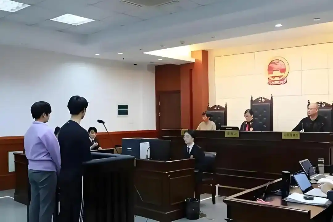 祁天道用竹签戳女性屁股被拘_快手网红黑料曝光视频,_2024年网红黑榜