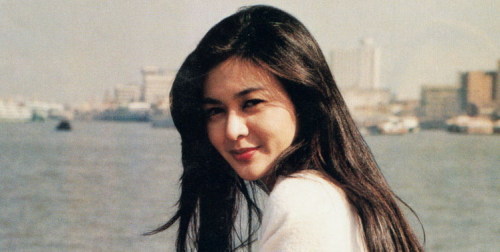 女明星豪门婚姻幸福吗_女明星嫁入豪门经历_强入女明星