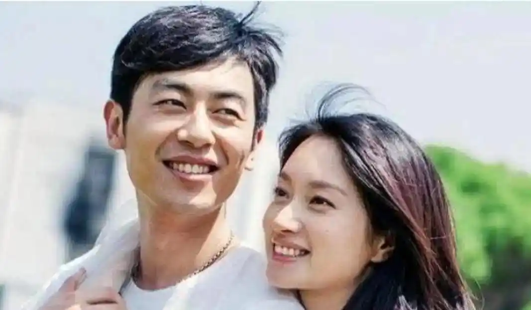 明星夫妻爱情故事_娱乐圈感人爱情故事_娱乐圈夫妻有哪些照片