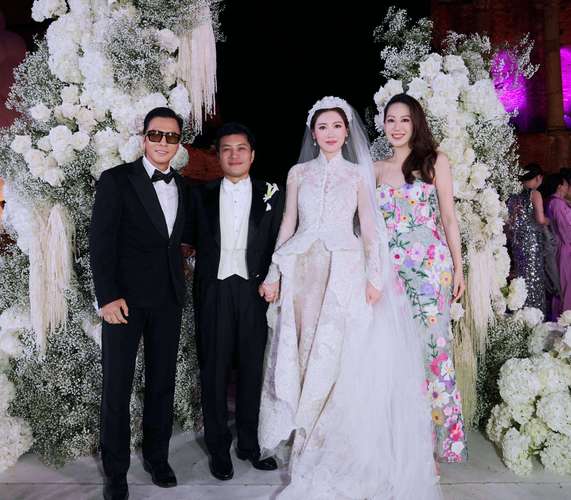 甄子丹1.35亿豪宅写老婆名 这才是最奢华婚礼